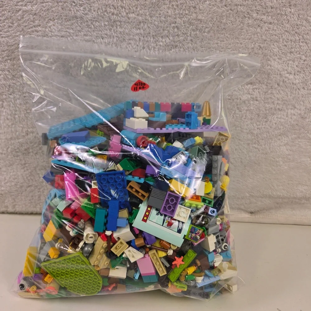 Assorted Building Bricks and Baseplates Bulk Lot 4lbs 5oz Multi Color Pieces